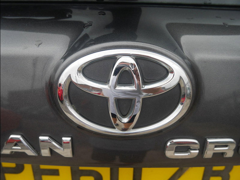 Toyota Urban Cruiser 1.4 D-4D SUV 5dr Diesel Manual 4WD Euro 5 (90 ps) 5dr Manual 2026