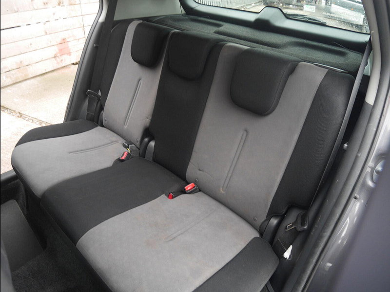 Toyota Urban Cruiser 1.4 D-4D SUV 5dr Diesel Manual 4WD Euro 5 (90 ps) 5dr Manual 2026