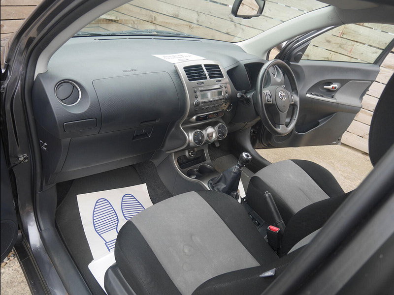 Toyota Urban Cruiser 1.4 D-4D SUV 5dr Diesel Manual 4WD Euro 5 (90 ps) 5dr Manual 2026
