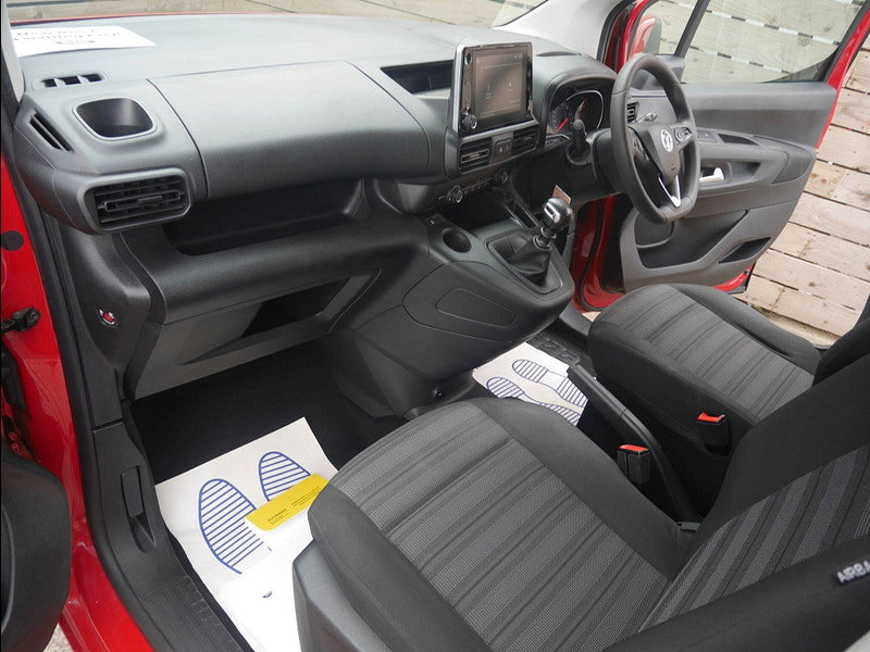 Vauxhall Combo Life 1.2 Turbo GPF Energy MPV 5dr Petrol Manual Euro 6 (s/s) (7 Seat) (110 ps) 5dr Manual 2026