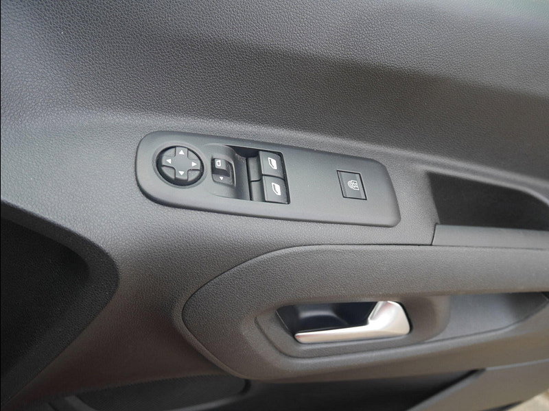 Vauxhall Combo Life 1.2 Turbo GPF Energy MPV 5dr Petrol Manual Euro 6 (s/s) (7 Seat) (110 ps) 5dr Manual 2026