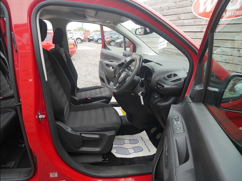 Vauxhall Combo Life 1.2 Turbo GPF Energy MPV 5dr Petrol Manual Euro 6 (s/s) (7 Seat) (110 ps) 5dr Manual 2026