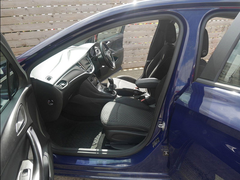 Vauxhall Astra 1.0i Turbo ecoFLEX Tech Line Hatchback 5dr Petrol Manual Euro 6 (s/s) (105 ps) 5dr Manual 2026