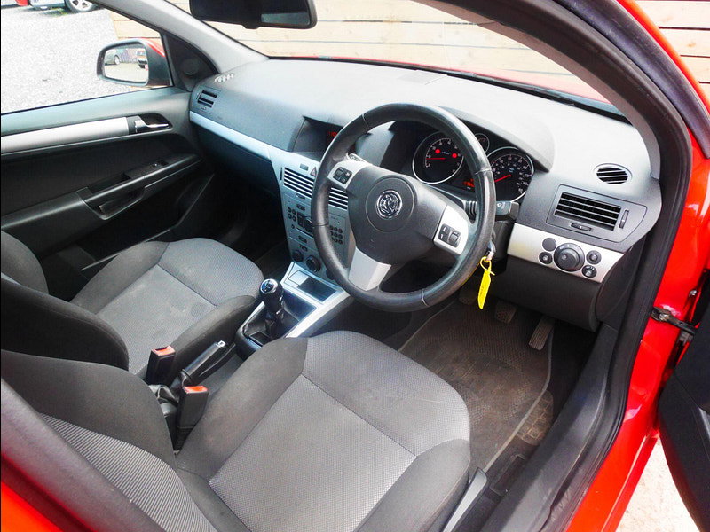 Vauxhall Astra 1.4i 16v Active 5dr 5dr Manual 2026