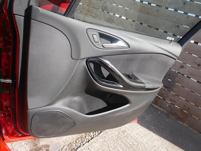Vauxhall Astra 1.4i Turbo SRi Hatchback 5dr Petrol Manual Euro 6 (150 ps) 5dr Manual 2026