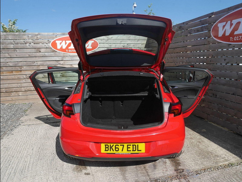 Vauxhall Astra 1.4i Turbo SRi Hatchback 5dr Petrol Manual Euro 6 (150 ps) 5dr Manual 2026