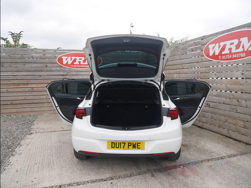 Vauxhall Astra 1.4i Turbo SRi Nav Hatchback 5dr Petrol Manual Euro 6 (150 ps) 5dr Manual 2026