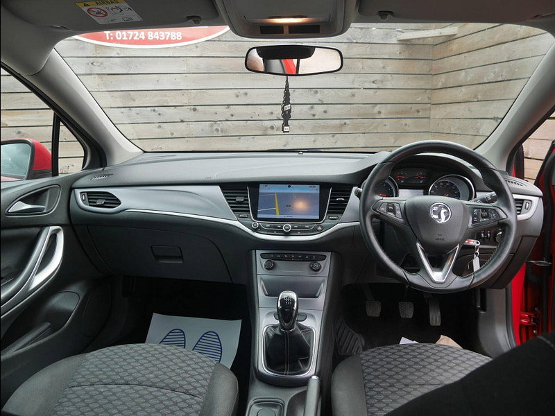 Vauxhall Astra 1.4i Turbo Tech Line Hatchback 5dr Petrol Manual Euro 6 (125 ps) 5dr Manual 2026