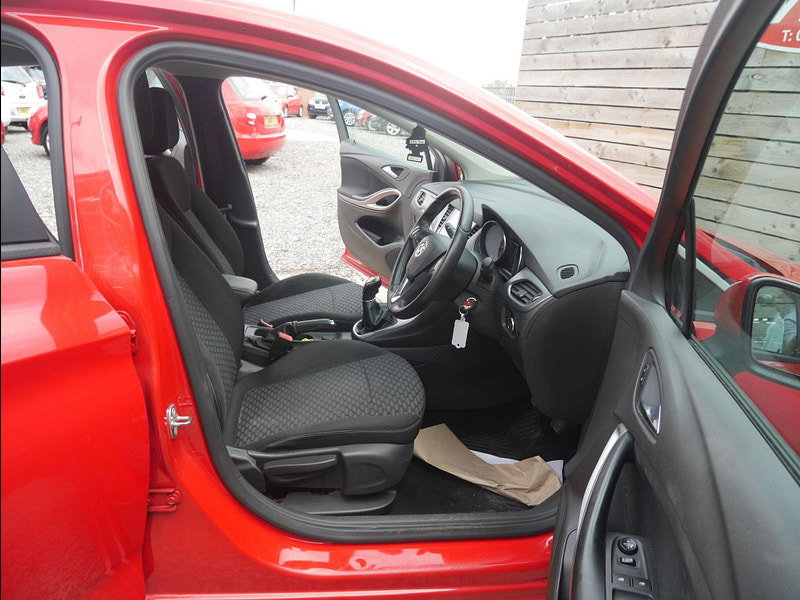 Vauxhall Astra 1.4i Turbo Tech Line Hatchback 5dr Petrol Manual Euro 6 (125 ps) 5dr Manual 2026
