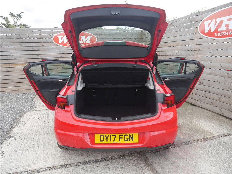 Vauxhall Astra 1.4i Turbo Tech Line Hatchback 5dr Petrol Manual Euro 6 (125 ps) 5dr Manual 2026