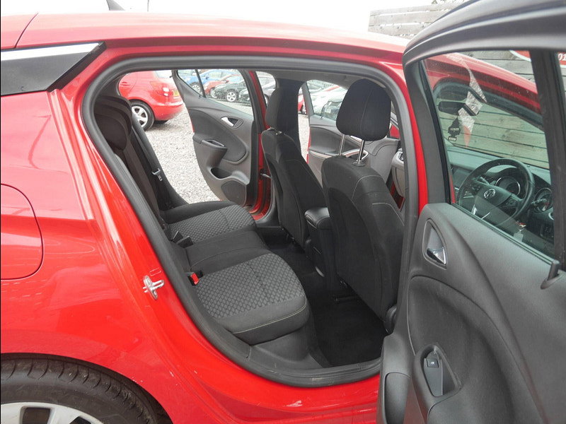 Vauxhall Astra 1.4i Turbo Tech Line Hatchback 5dr Petrol Manual Euro 6 (125 ps) 5dr Manual 2026