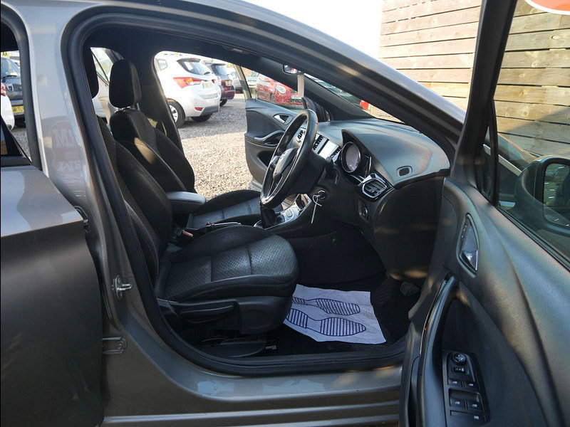 Vauxhall Astra 1.6 CDTi BlueInjection SRi Hatchback 5dr Diesel Manual Euro 6 (s/s) (136 ps) 5dr Manual 2026