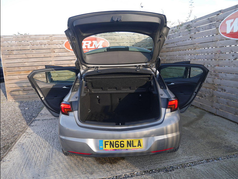 Vauxhall Astra 1.6 CDTi BlueInjection SRi Hatchback 5dr Diesel Manual Euro 6 (s/s) (136 ps) 5dr Manual 2026