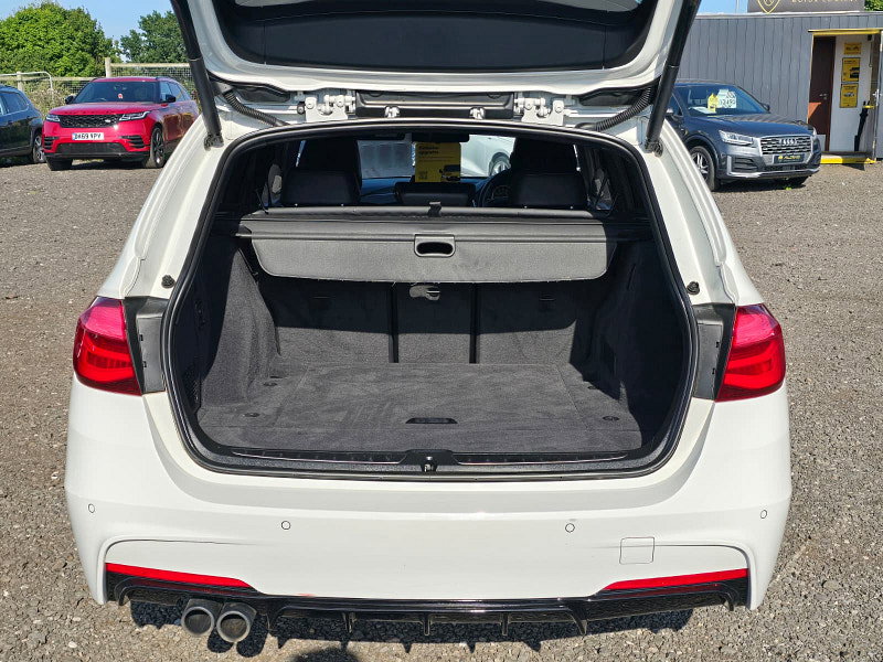 BMW 3 Series 3.0 335d M Sport Shadow Edition Touring 5dr Diesel Auto xDrive Euro 6 (s/s) (313 ps)