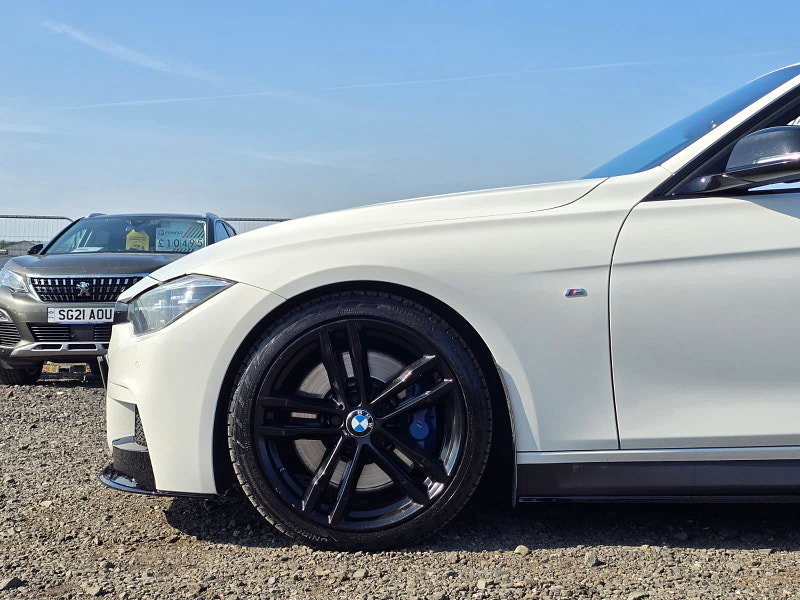BMW 3 Series 3.0 335d M Sport Shadow Edition Touring 5dr Diesel Auto xDrive Euro 6 (s/s) (313 ps)