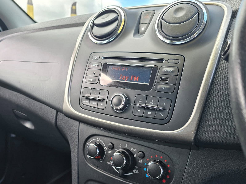 Dacia Sandero 1.2 Laureate Hatchback 5dr Petrol Manual Euro 5 (75 ps)