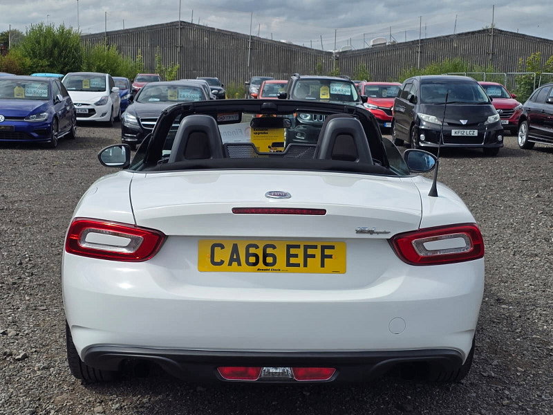 Fiat 124 Spider 1.4 MultiAir Classica Convertible 2dr Petrol Euro 6 (140 ps)