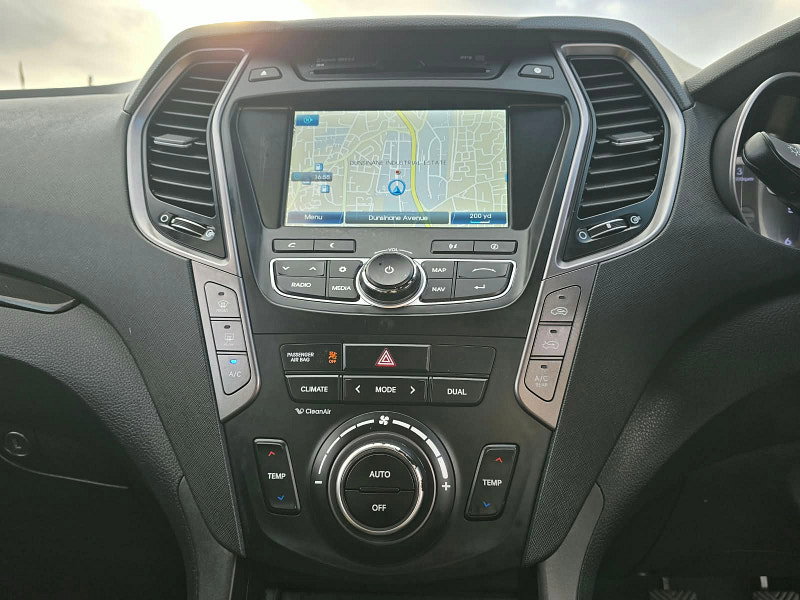 Hyundai Santa Fe 2.2 CRDi Premium SUV 5dr Diesel Manual 4WD Euro 5 (7 seat) (194 bhp)