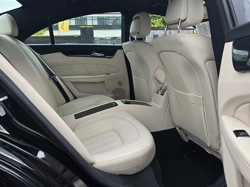 Mercedes-Benz CLS 2.1 CLS250 CDI BlueEfficiency AMG Sport Coupe 4dr Diesel G-Tronic+ Euro 5 (s/s) (204 ps)