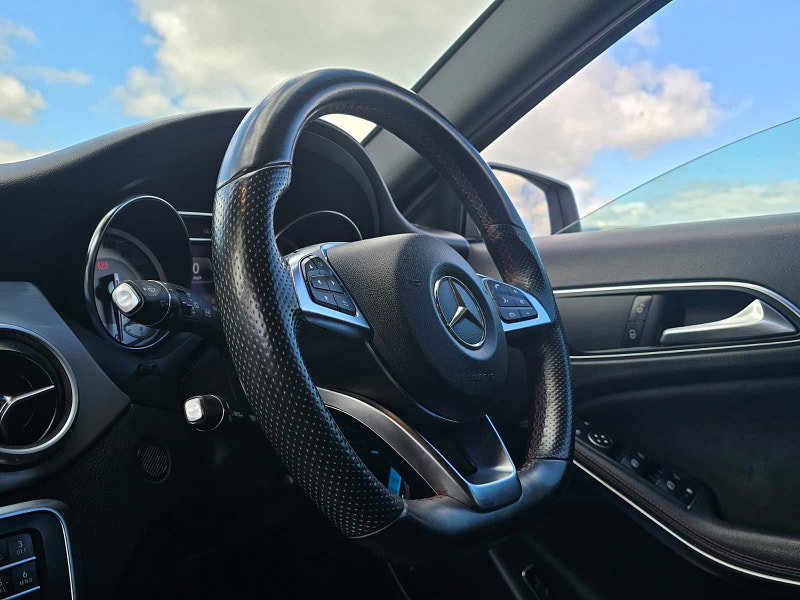 Mercedes-Benz GLA 2.1 GLA220d AMG Line SUV 5dr Diesel 7G-DCT 4MATIC Euro 6 (s/s) (177 ps)