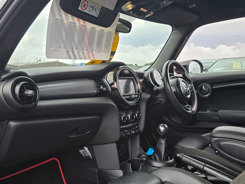 MINI Hatch 1.5 Cooper Sport Hatchback 3dr Petrol Manual Euro 6 (s/s) (136 ps)