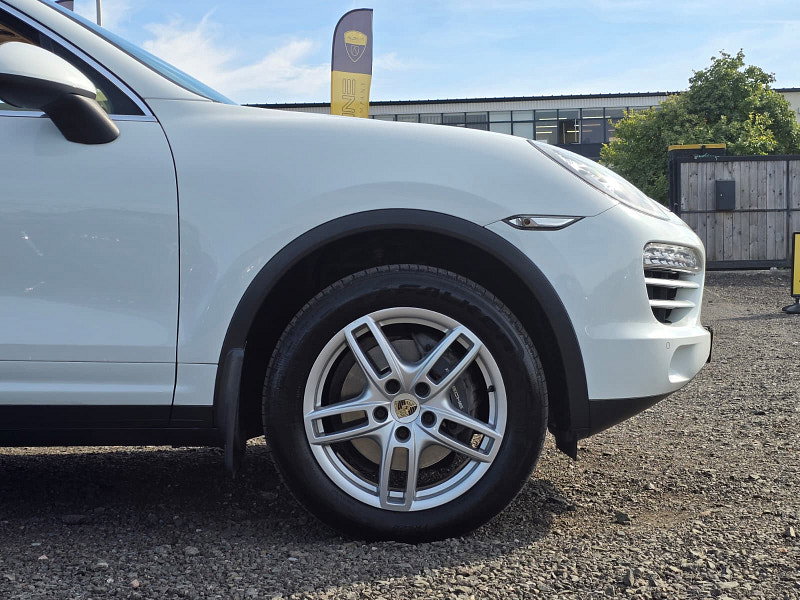 Porsche Cayenne 3.0 TD V6 SUV 5dr Diesel Tiptronic 4WD Euro 5 (s/s) (240 ps)