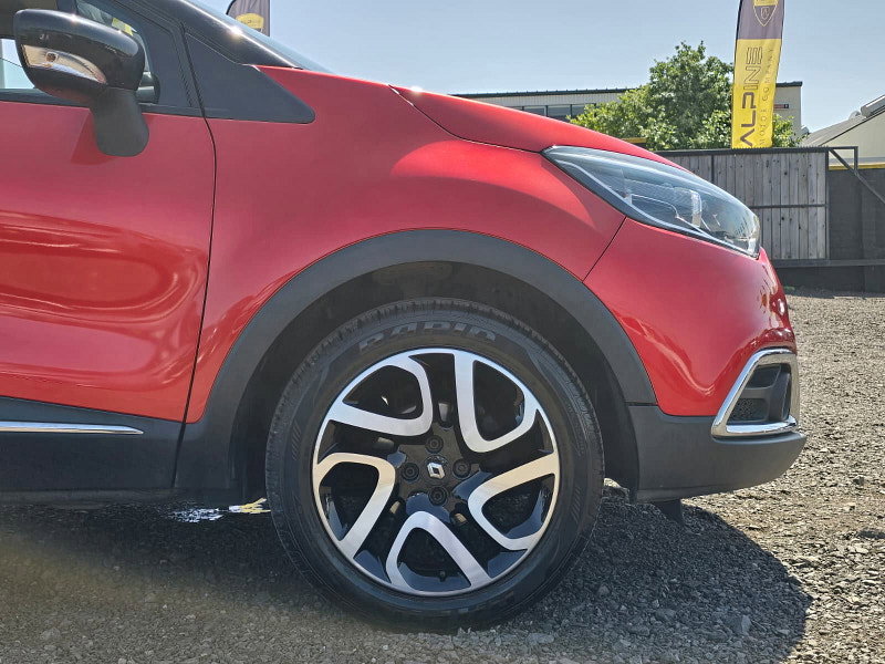Renault Captur 0.9 TCe ENERGY Signature Nav SUV 5dr Petrol Manual Euro 6 (s/s) (90 ps)