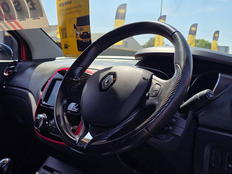 Renault Captur 0.9 TCe ENERGY Signature Nav SUV 5dr Petrol Manual Euro 6 (s/s) (90 ps)