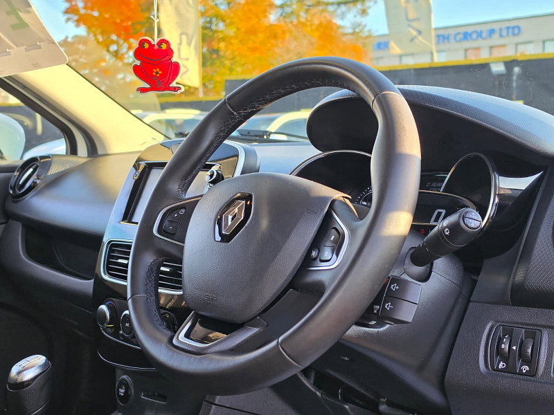 Renault Clio 0.9 TCe Iconic Hatchback 5dr Petrol Manual Euro 6 (s/s) (75 ps)