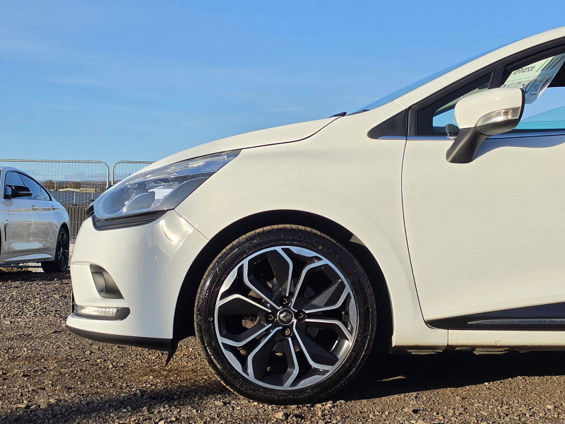 Renault Clio 0.9 TCe Iconic Hatchback 5dr Petrol Manual Euro 6 (s/s) (75 ps)