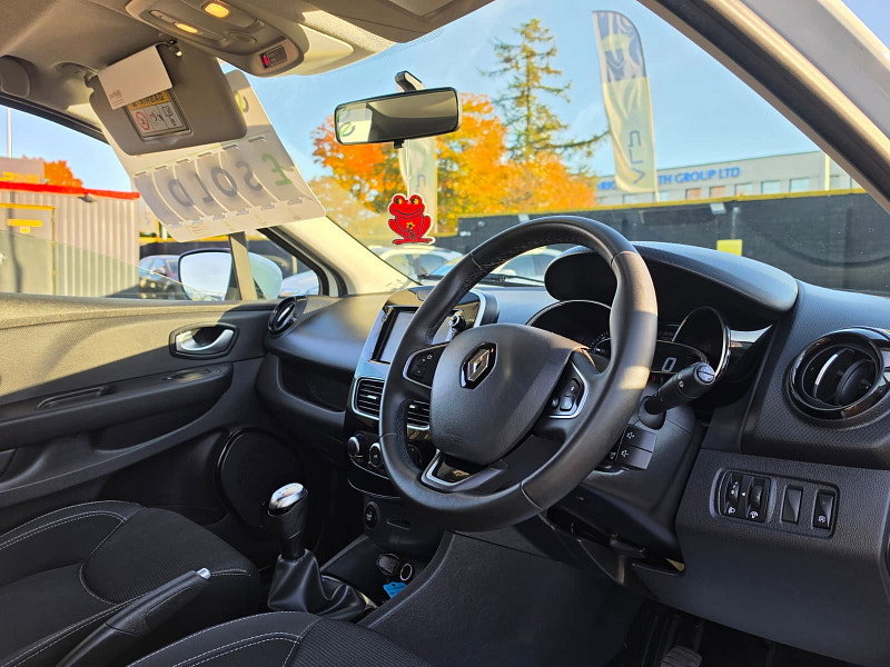 Renault Clio 0.9 TCe Iconic Hatchback 5dr Petrol Manual Euro 6 (s/s) (75 ps)