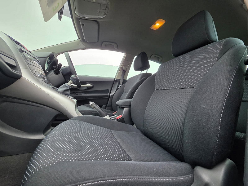 Toyota Auris 1.33 Dual VVT-i TR Hatchback 5dr Petrol Manual Euro 4 (s/s) (101 ps)