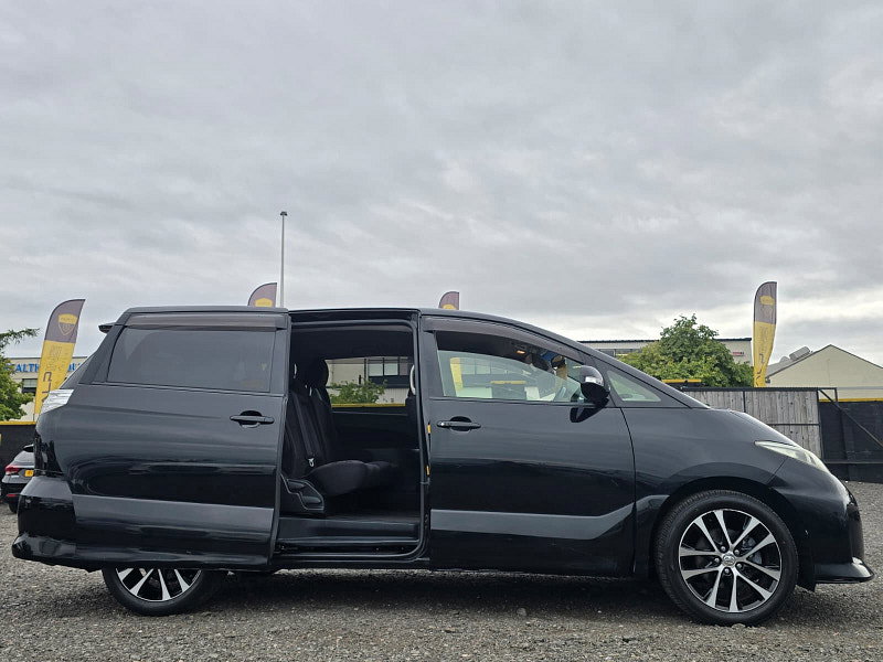 Toyota Estima 2WD Auto MPV