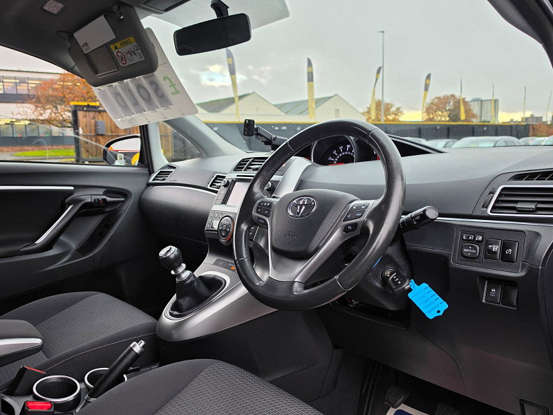 Toyota Verso 1.6 V-Matic Icon MPV 5dr Petrol Manual Euro 5 Euro 5 (132 ps)