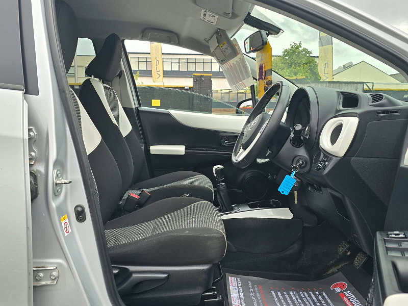 Toyota Yaris 1.33 Dual VVT-i Trend Hatchback 5dr Petrol Manual Euro 5 (99 ps)