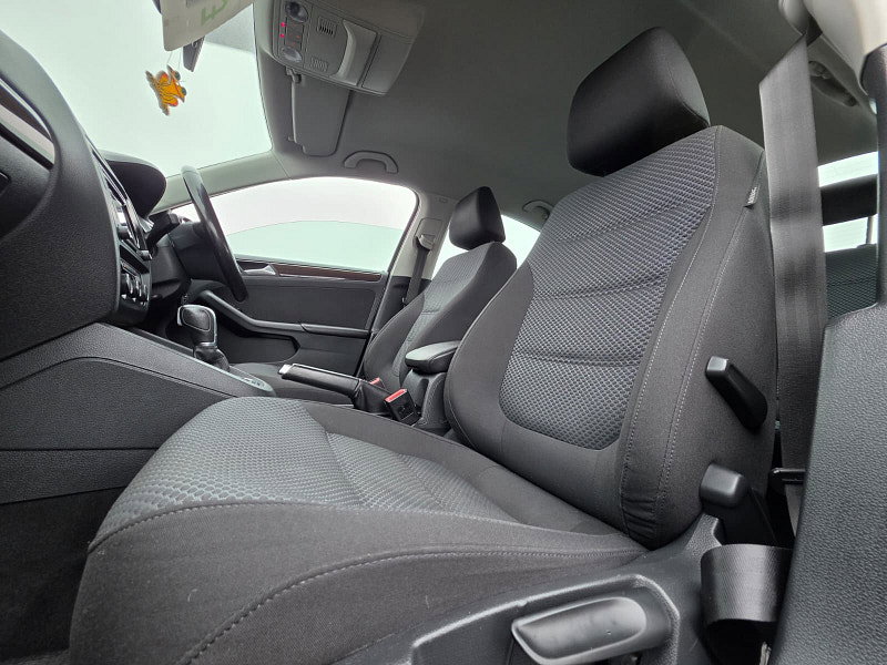 Volkswagen Jetta 2.0 TDI SE Saloon 4dr Diesel DSG Euro 6 (s/s) (110 ps)