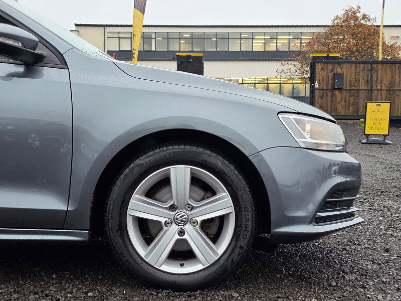 Volkswagen Jetta 2.0 TDI SE Saloon 4dr Diesel DSG Euro 6 (s/s) (110 ps)