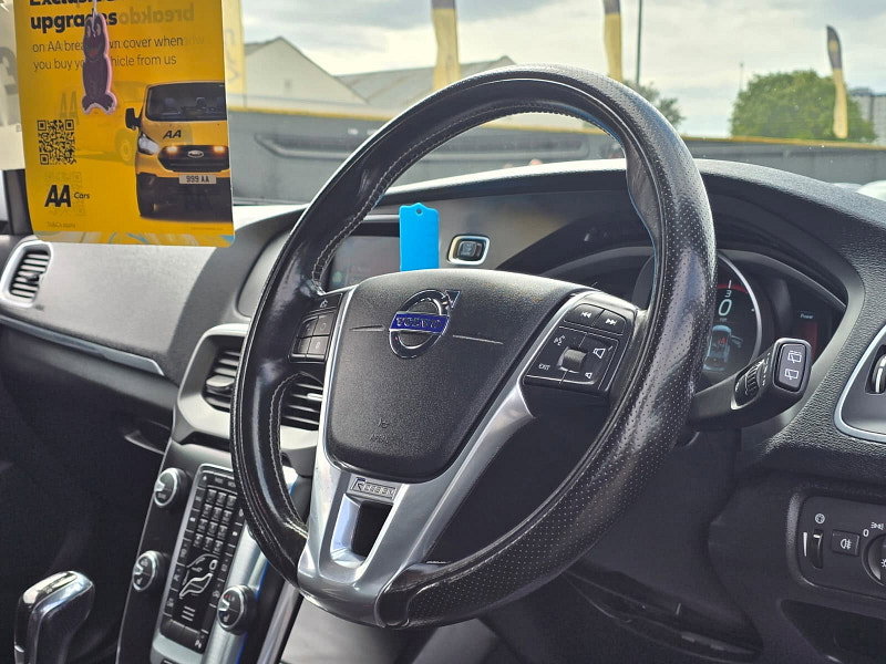 Volvo V40 2.0 D2 R-Design Nav Hatchback 5dr Diesel Manual Euro 6 (s/s) (120 ps)