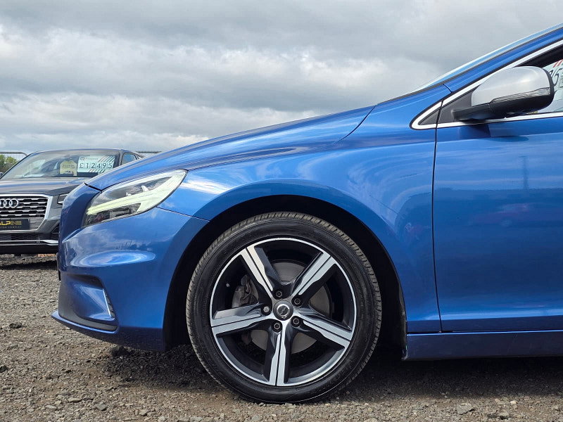 Volvo V40 2.0 T2 GPF R-Design Nav Plus Hatchback 5dr Petrol Manual Euro 6 (s/s) (122 ps)