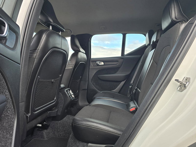 Volvo XC40 1.5 T3 Momentum SUV 5dr Petrol Manual Euro 6 (s/s) (163 ps)