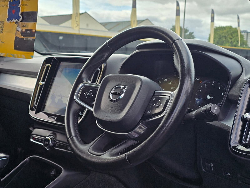 Volvo XC40 1.5 T3 Momentum SUV 5dr Petrol Manual Euro 6 (s/s) (163 ps)
