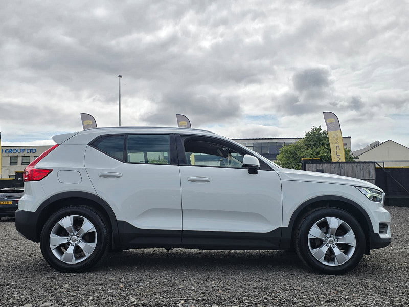 Volvo XC40 1.5 T3 Momentum SUV 5dr Petrol Manual Euro 6 (s/s) (163 ps)