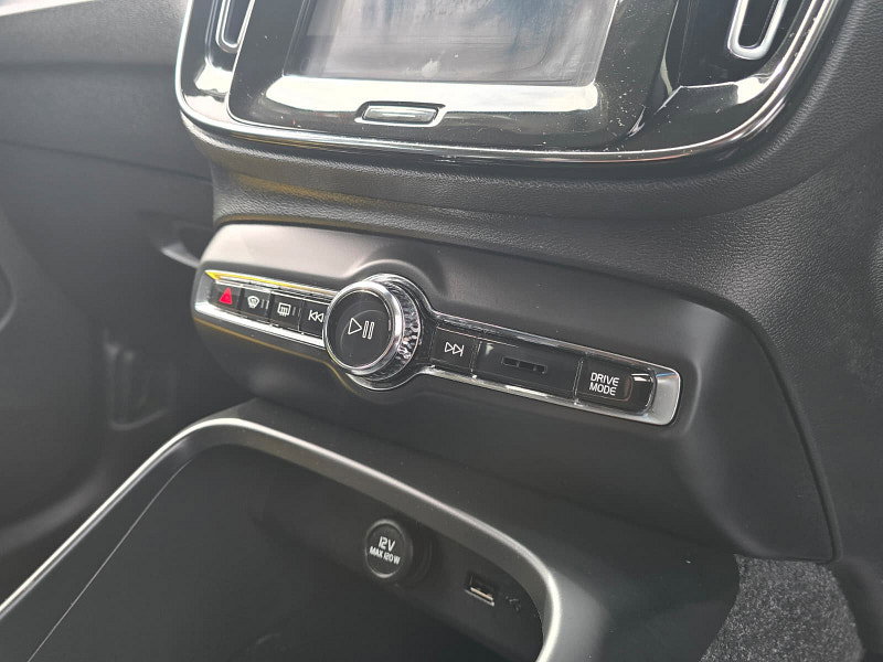 Volvo XC40 1.5 T3 Momentum SUV 5dr Petrol Manual Euro 6 (s/s) (163 ps)