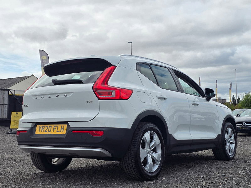 Volvo XC40 1.5 T3 Momentum SUV 5dr Petrol Manual Euro 6 (s/s) (163 ps)