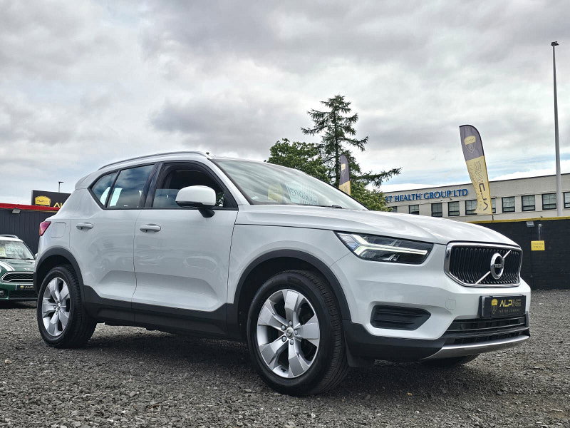 Volvo XC40 1.5 T3 Momentum SUV 5dr Petrol Manual Euro 6 (s/s) (163 ps)