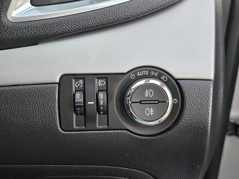 Vauxhall Mokka 1.6i Exclusiv SUV 5dr Petrol Manual 2WD Euro 6 (s/s) (115 ps)