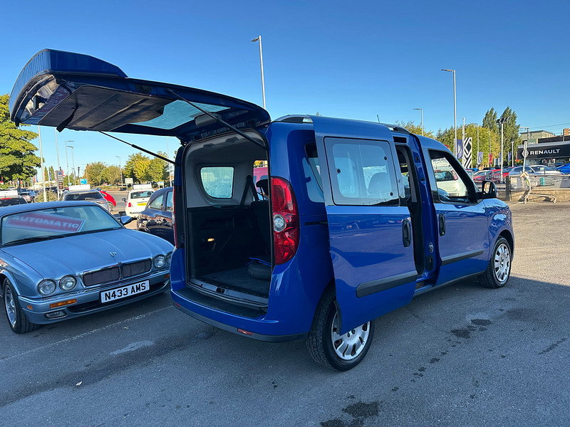 Fiat Doblo 1.6 MultiJet 16v Dynamic Estate 5dr Diesel Manual (138 g/km, 105 bhp) 5dr Manual 2026