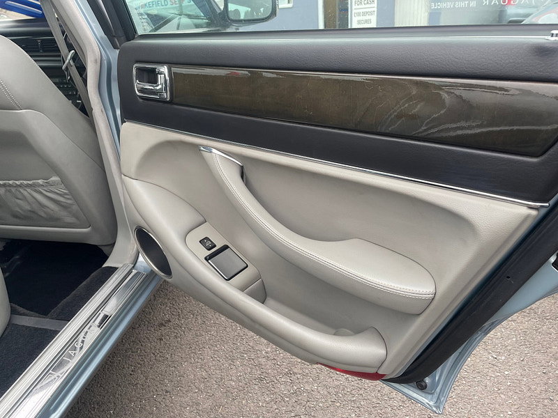 Jaguar XJ 4.0  xj6 sport auto 4dr Automatic 2026