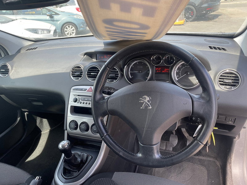 Peugeot 308 1.6 VTi Active Hatchback 5dr Petrol Manual Euro 5 (120 ps) 5dr Manual 2026