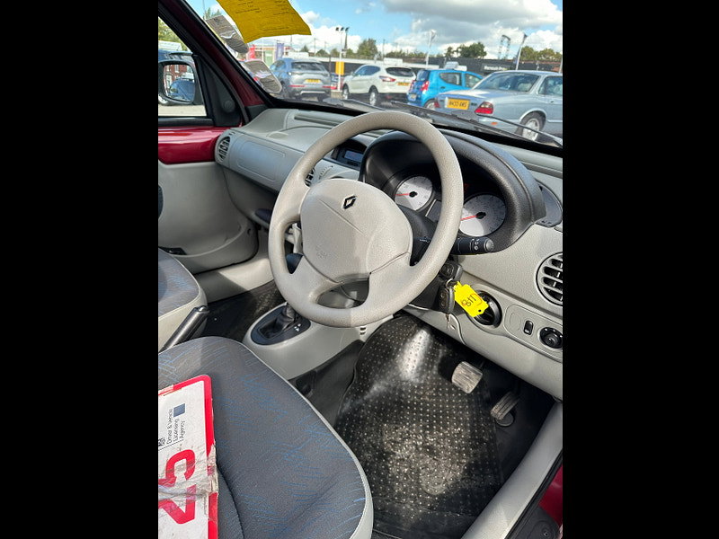 Renault Kangoo 1.6 16v Expression MPV 5dr Petrol Automatic (190 g/km, 95 bhp) 5dr Automatic 2026